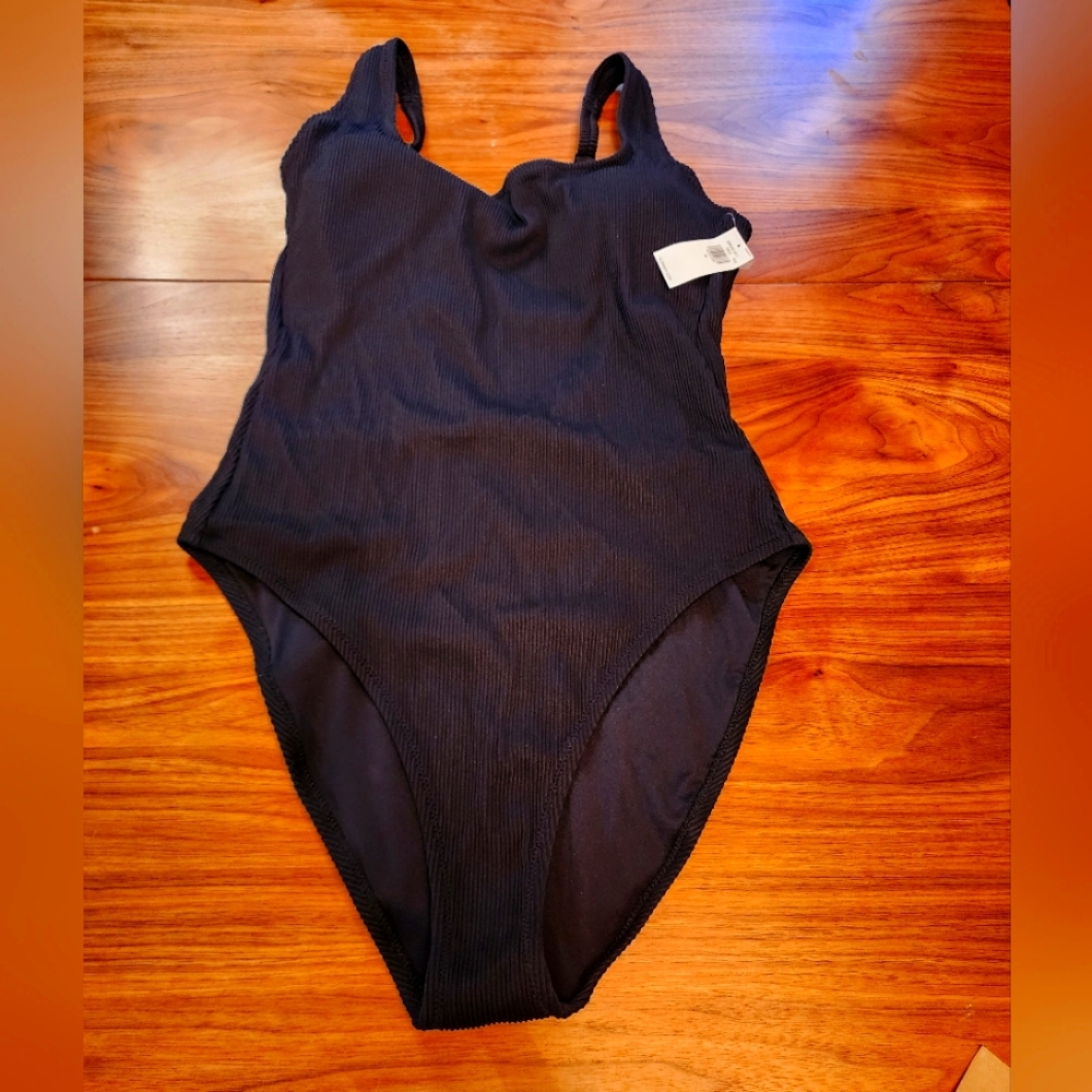 Textured Ribbed Square-Neck French Cut One-Piece Swimsuit Black